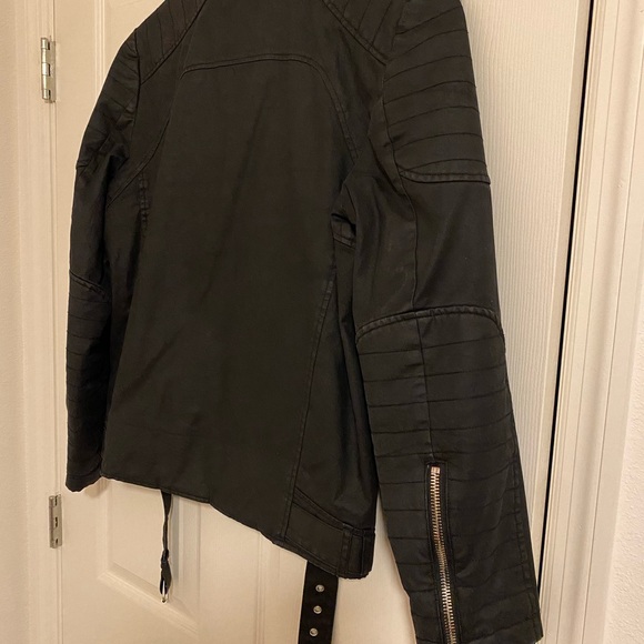 Balmain Biker Jacket
**Exclusive Item** - Picture 6 of 11